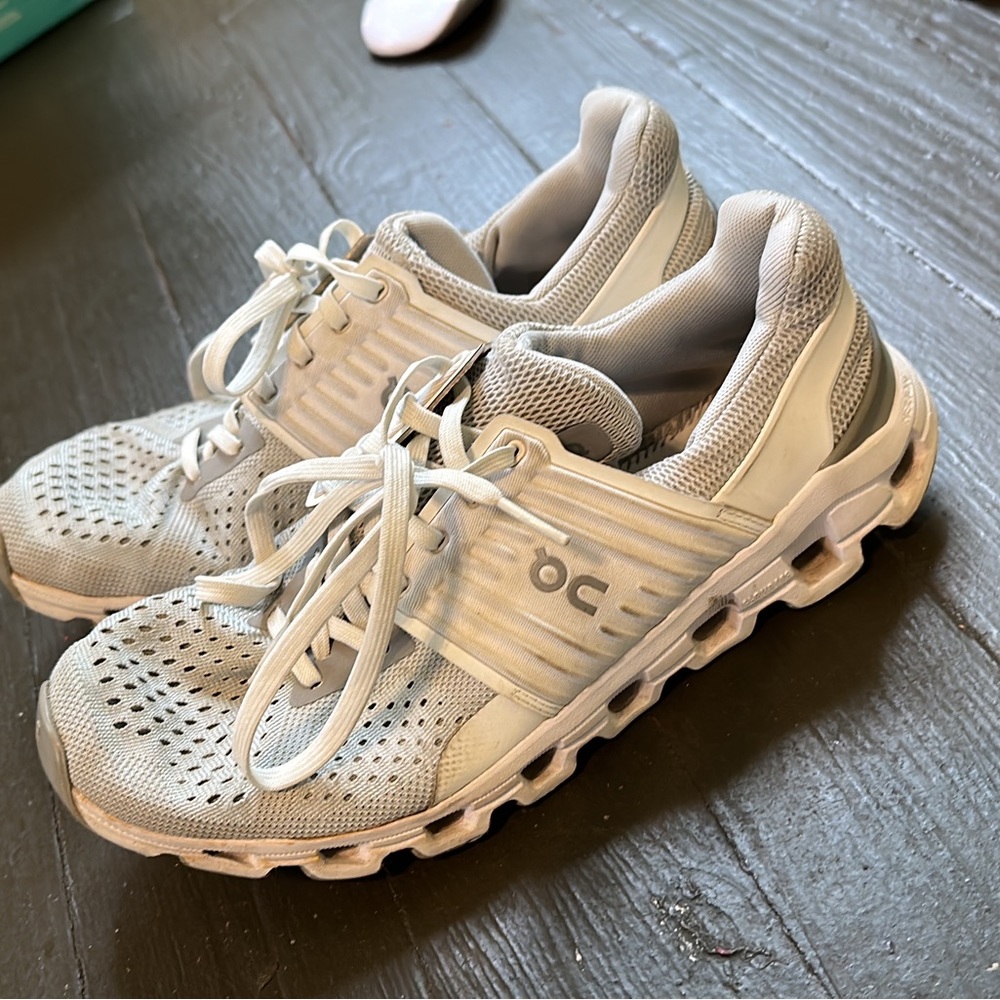 ONCLOUDS swift. EUC.